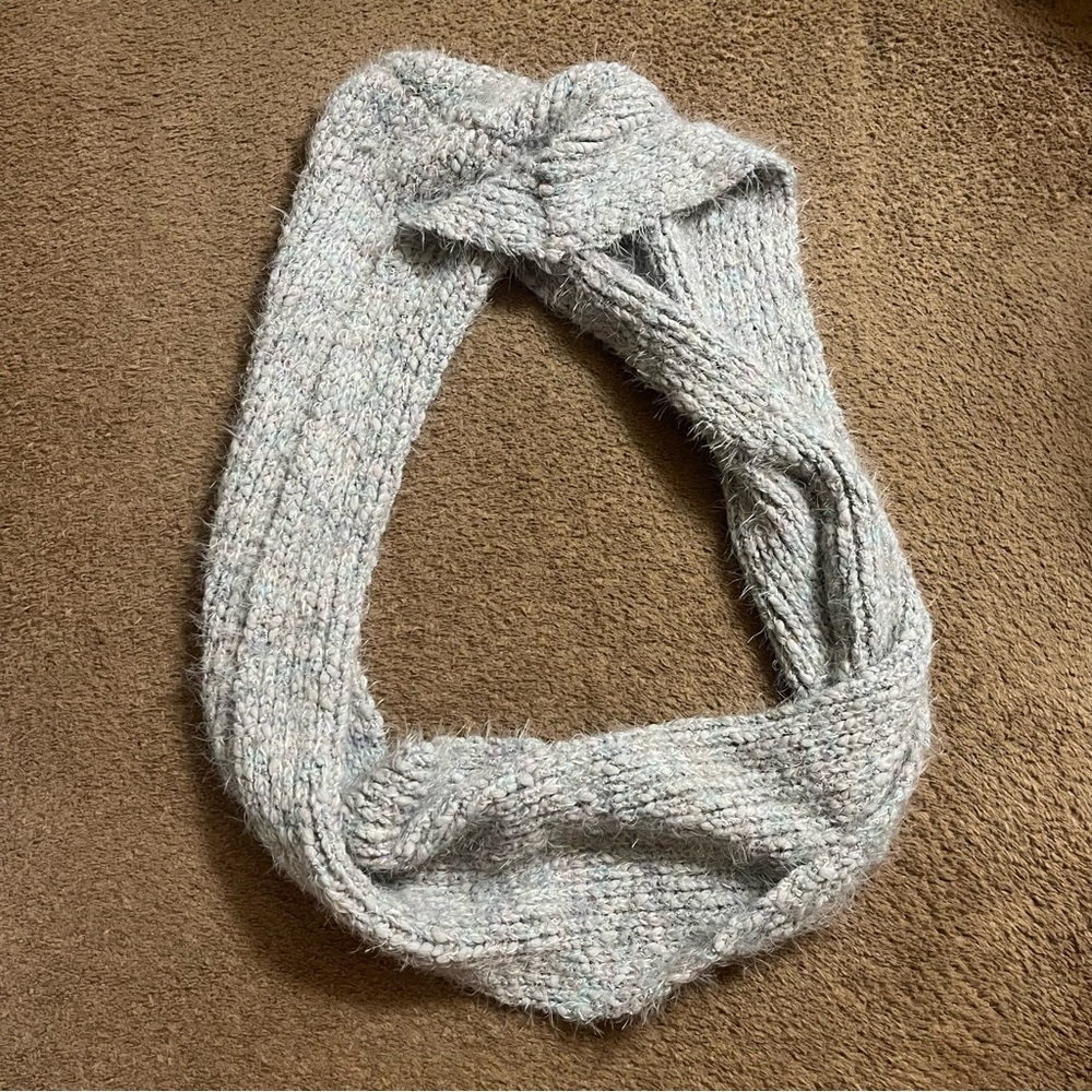 Women’s Fuzzy Infinity Loop Scarf - 32” X 12” - Gray